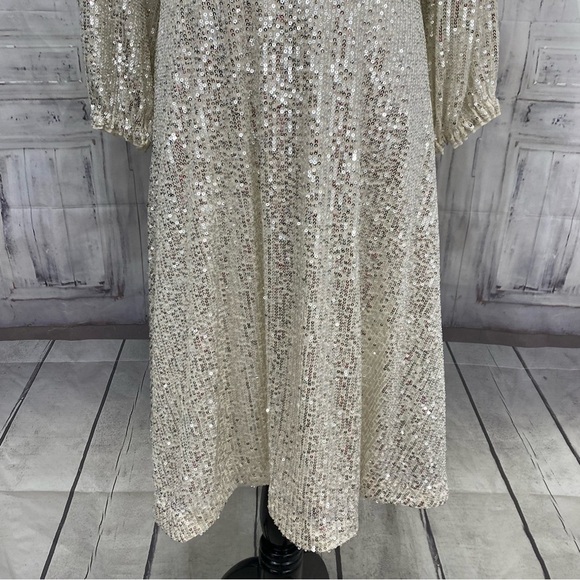 DKNY Size 8 Silver 3/4 Sleeve Sequin Surplice Dress Belted Fit & Flare Cocktail - Picture 4 of 14